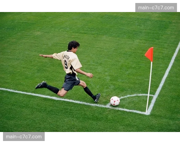 尼斯1-0小胜南特,制胜球来自比赛第87分钟的间接任意球 尼斯1-0小胜南特,制胜球来自比赛第87分钟的间接任意球
