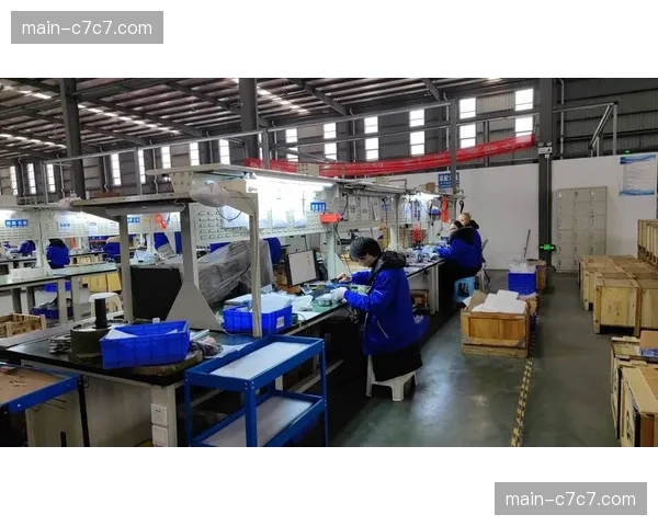 深度报道：探访德国中小企业，揭秘支撑德甲转播技术的隐形冠军产业链